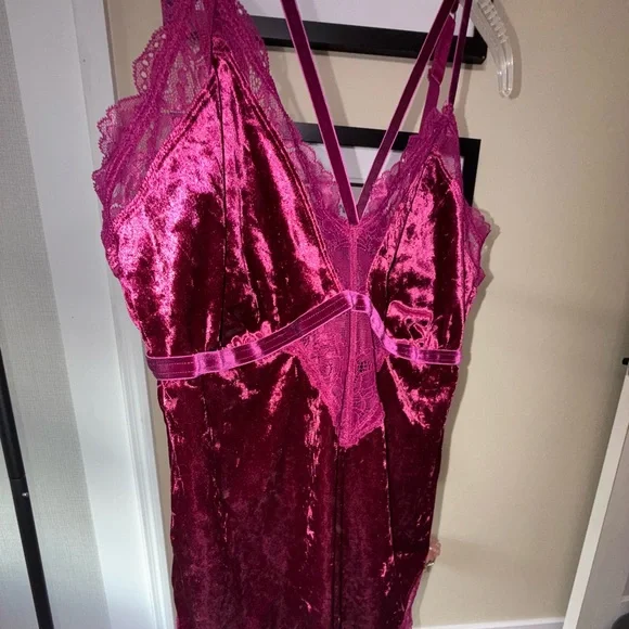 TORRID Velvet Lace Bodysuit - Picture 7 of 9